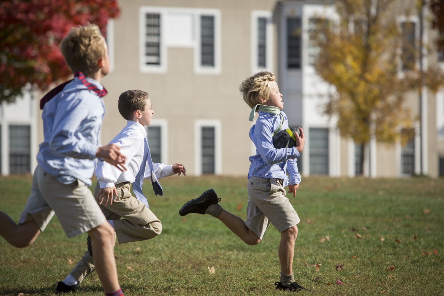 Как пройти school boy run. Run to School. Running School boy. Child Runs to School. School West.